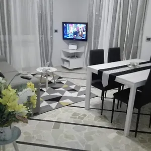 Appartement Ylli House, San Remo